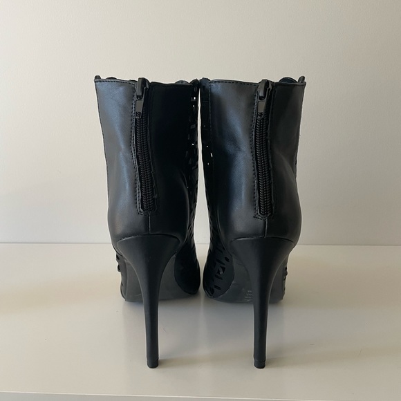 Novo stiletto booties with laser cut detail. Size 7 - Picture 3 of 8